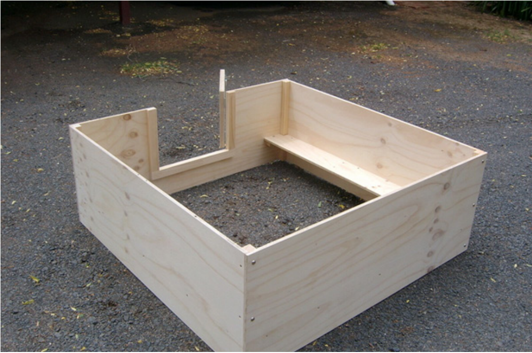 Wooden whelping box